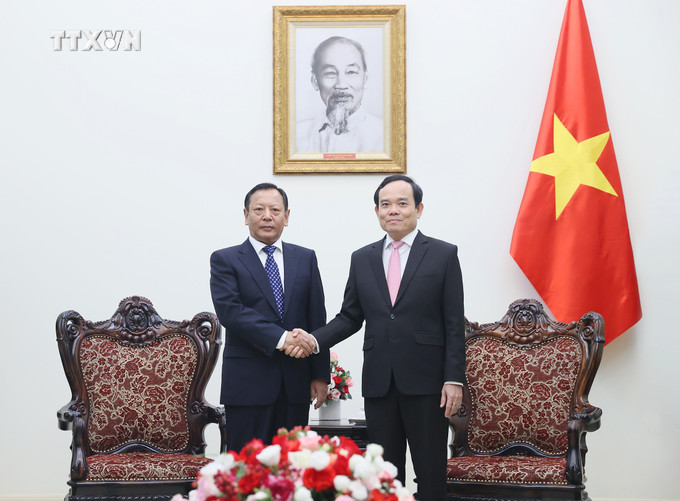 Phó Thủ tướng Trần Lưu Quang tiếp Phó Chủ nhiệm Ủy ban Dân tộc Nhà nước Cộng hòa dân chủ Nhân dân Trung Hoa Biên Ba Trát Xi. Ảnh: An Đăng - TTXVN vna_potal_pho_thu_tuong_tran_luu_quang_tiep_pho_chu_nhiem_uy_ban_dan_toc_nha_nuoc_cong_hoa_dan_chu_nhan_dan_trung_hoa__7448467.jpg