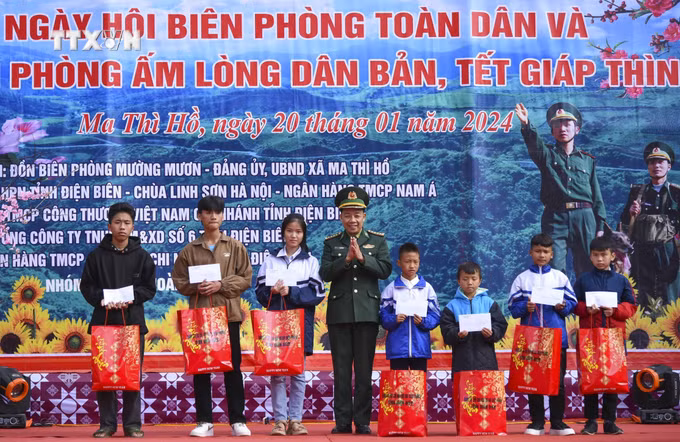 vna_potal_am_ap_ngay_hoi_“xuan_bien_phong_am_long_dan_ban”_vung_cao_tinh_dien_bien_7189350.jpg