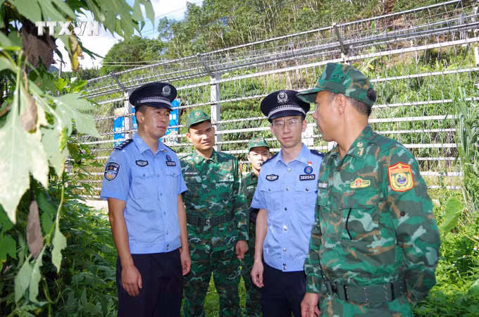 vna_potal_lai_chau_tuan_tra_lien_hop_chap_phap_tren_bien_gioi_viet_nam_-_trung_quoc_7504779.jpg