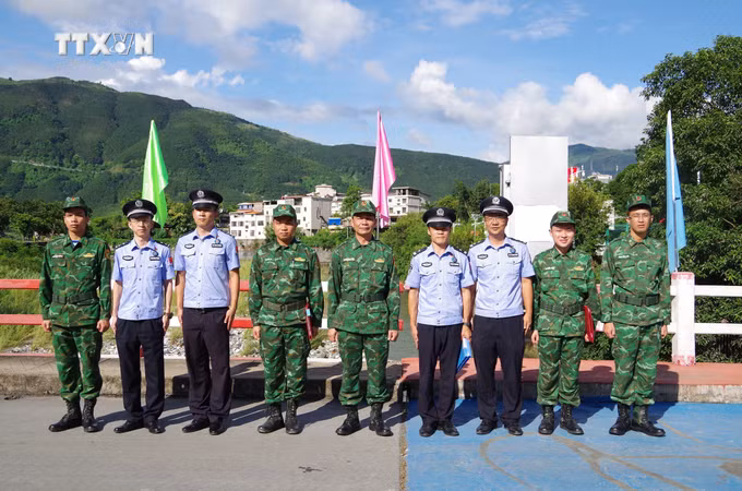 vna_potal_lai_chau_tuan_tra_lien_hop_chap_phap_tren_bien_gioi_viet_nam_-_trung_quoc_7504776.jpg