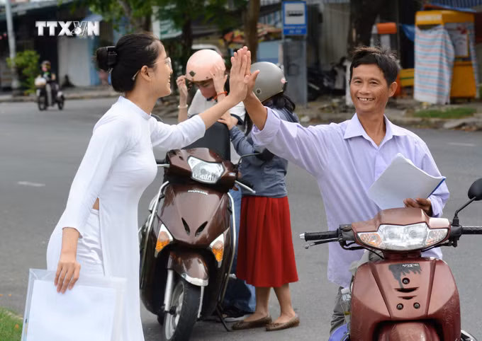 vna_potal_thi_sinh_da_nang_buoc_vao_ky_thi_tot_nghiep_thpt_nam_2024_7451373.jpg