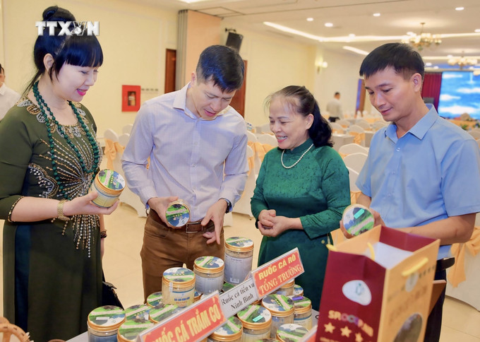Ngành nông nghiệp và phát triển nông thôn tỉnh Ninh Bình đẩy mạnh công tác quảng bá, xúc tiến thương mại. Ảnh: Hải Yến - TTXVN vna_potal_ninh_binh_thuc_day_phat_trien_nong_san_ban_dia_7523421.jpg