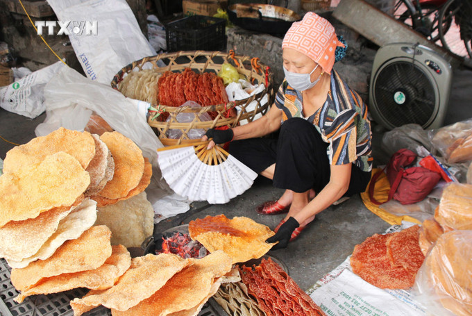 Đặc sản bánh đa vừng xã Khánh Thiện, huyện Yên Khánh, vẫn được người dân lưu truyền đến ngày nay. Ảnh: Hải Yến - TTXVN vna_potal_ninh_binh_thuc_day_phat_trien_nong_san_ban_dia_7523425.jpg