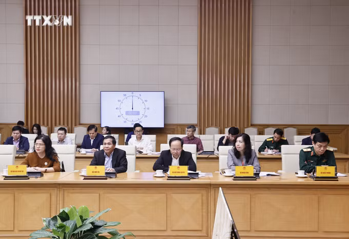 vna_potal_pho_thu_tuong_tran_hong_ha_hop_nghe_bao_cao_chu_truong_dau_tu_chuong_trinh_muc_tieu_quoc_gia_ve_phat_trien_van_hoa__7276167.jpg
