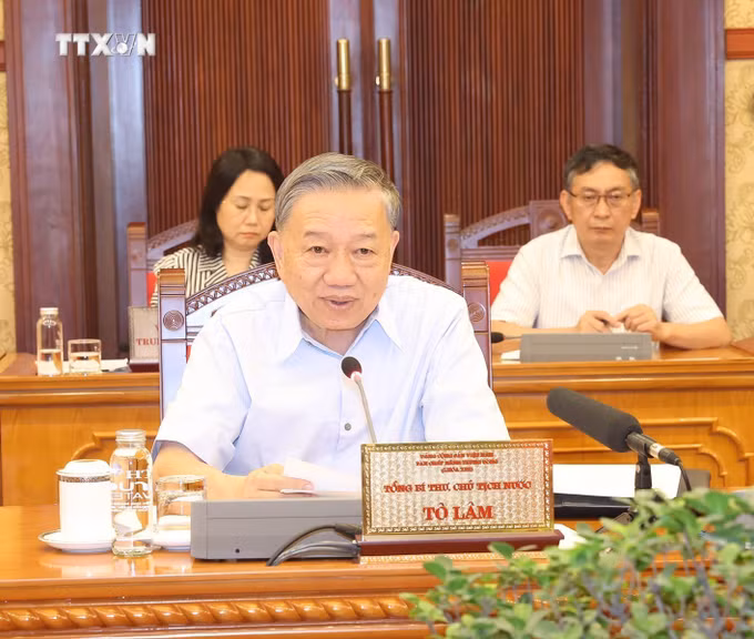 vna_potal_bo_chinh_tri_ban_bi_thu_chi_dao_khac_phuc_hau_qua_bao_so_3__7583116.jpg