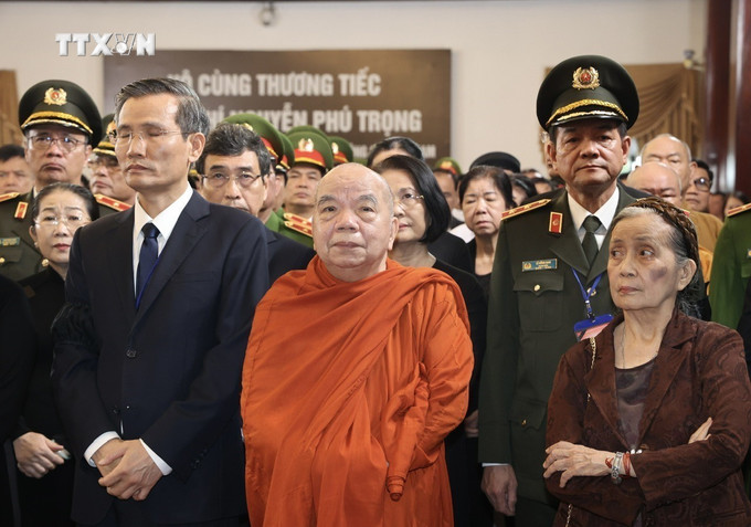 vna_potal_quoc_tang_tong_bi_thu_nguyen_phu_trong_le_vieng_tai_thanh_pho_ho_chi_minh_7500230.jpg