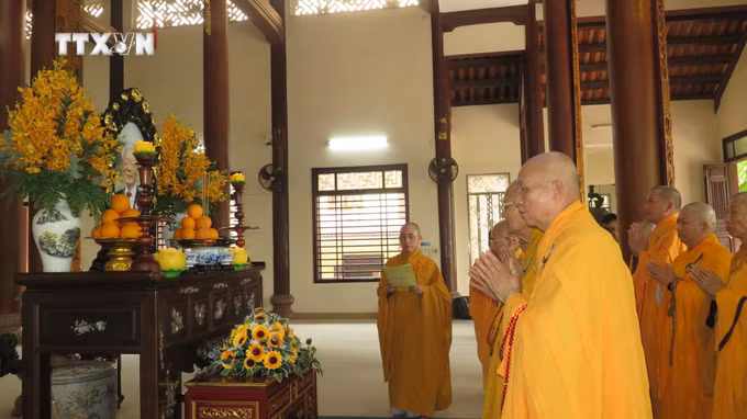 vna_potal_thua_thien_-_hue_to_chuc_le_tuong_niem_tong_bi_thu_nguyen_phu_trong_7501246.jpg