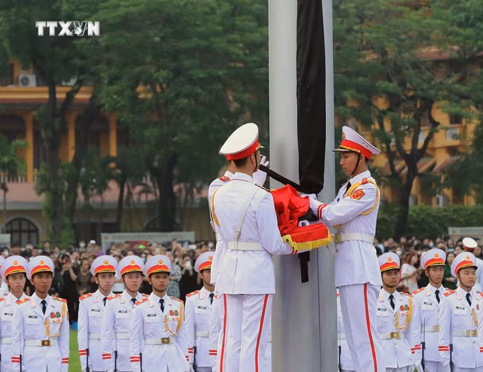 vna_potal_le_treo_co_ru_quoc_tang_tong_bi_thu_nguyen_phu_trong_tai_quang_truong_ba_dinh_7500098.jpg