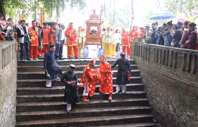 vna_potal_van_hoa_soi_duong_le_hoi_lang_diem_tuong_nho_thuy_to_quan_ho_7272770.jpg
