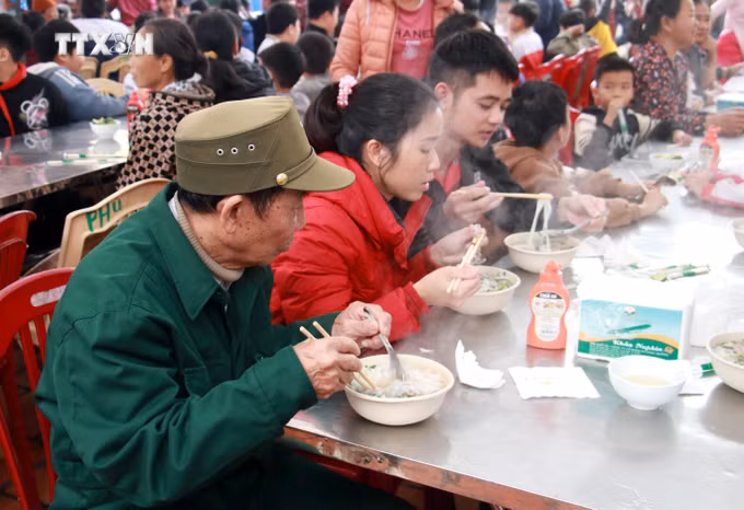 vna_potal_festival_pho_nam_2024_ton_vinh_am_thuc_truyen_thong_nam_dinh_7272748.jpg