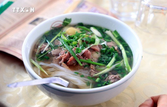 Bát phở Cồ - truyền thống của làng Vân Cù, xã Đồng Sơn (Nam Trực, Nam Định). Ảnh: Nguyễn Lành - TTXVN vna_potal_festival_pho_nam_2024_ton_vinh_am_thuc_truyen_thong_nam_dinh_7272750.jpg