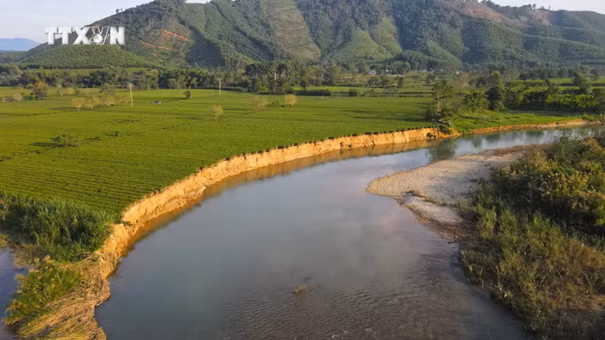vna_potal_sat_lo_nghiem_trong_bo_song_ngan_pho_ha_tinh___7710240.jpg