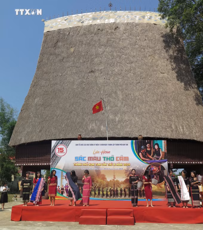 vna_potal_sac_mau_tho_cam_thanh_pho_kon_tum_7317482.jpg