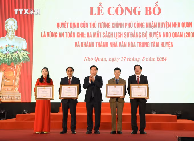 vna_potal_cong_nhan_huyen_nho_quan_tinh_ninh_binh_la_vung_an_toan_khu_7381168.jpg
