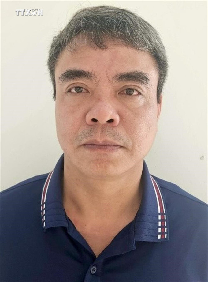 Bị can Bùi Đoàn Như, nguyên Trưởng phòng Khoáng sản, Sở Tài nguyên và Môi trường tỉnh Yên Bái. Ảnh: TTXVN phát vna_potal_khoi_to_bi_can_doi_voi_nguyen_thu_truong_bo_tai_nguyen_va_moi_truong_cung_6_dong_pham_7495894.jpg