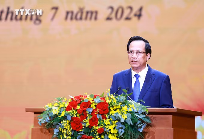 vna_potal_thu_tuong_du_hoi_nghi_tri_an_nguoi_co_cong_voi_cach_mang_nam_2024_7496385.jpg