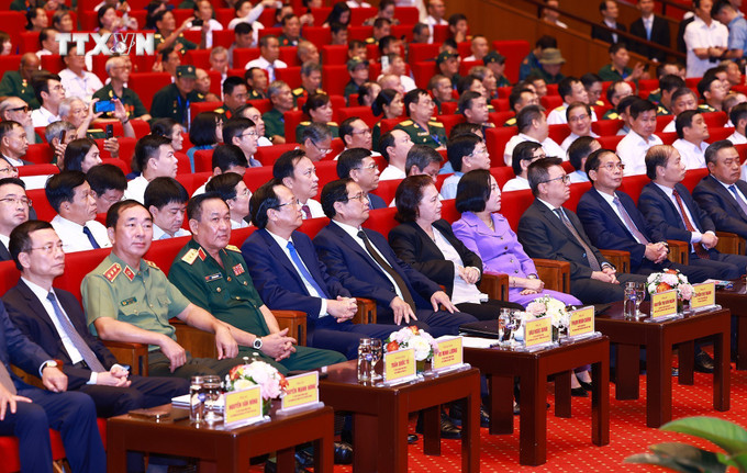Thủ tướng Phạm Minh Chính dự Hội nghị tri ân người có công với cách mạng năm 2024. Ảnh: Dương Giang-TTXVN vna_potal_thu_tuong_du_hoi_nghi_bieu_duong_nguoi_co_cong_voi_cach_mang_tieu_bieu_toan_quoc_nam_2024_7496391.jpg