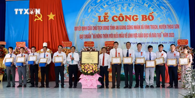 vna_potal_an_giang_co_xa_nong_thon_moi_kieu_mau_dau_tien_trong_linh_vuc_giao_duc__7367562.jpeg