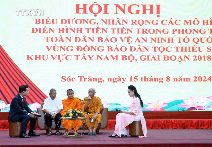 vna_potal_bo_cong_an_ton_vinh_dien_hinh_bao_ve_an_ninh_vung_dong_bao_dan_toc_thieu_so_khu_vuc_tay_nam_bo_7539061.jpg