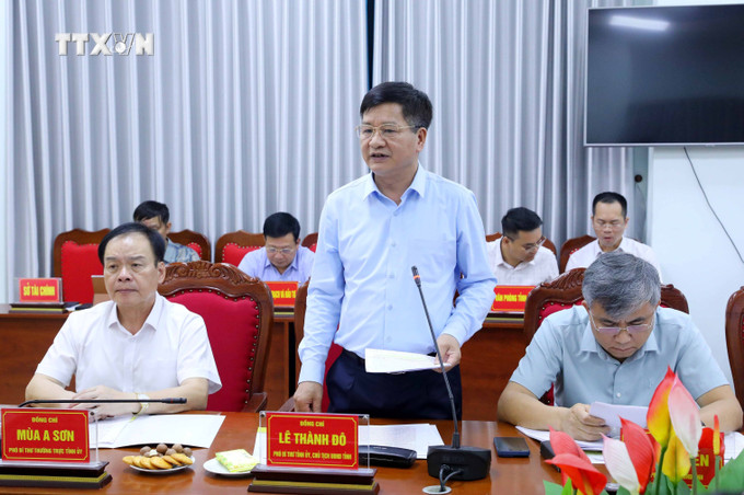 Đồng chí Lê Thành Đô, Chủ tịch UBND tỉnh Điện Biên, phát biểu tại buổi làm việc. Ảnh: Trung Kiên - TTXVN vna_potal_pho_chu_tich_quoc_hoi_tran_quang_phuong_lam_viec_voi_tinh_dien_bien_7590810.jpg