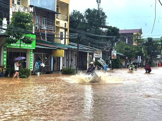 Mưa lớn kéo dài nhiều giờ khiến nhiều địa phương của huyện Vị Xuyên bị ngập. Ảnh: TTXVN phát vna_potal_ha_giang_mua_lon_gay_ngap_ung_cuc_bo_tai_nhieu_dia_phuong_151714735_7463111.jpg