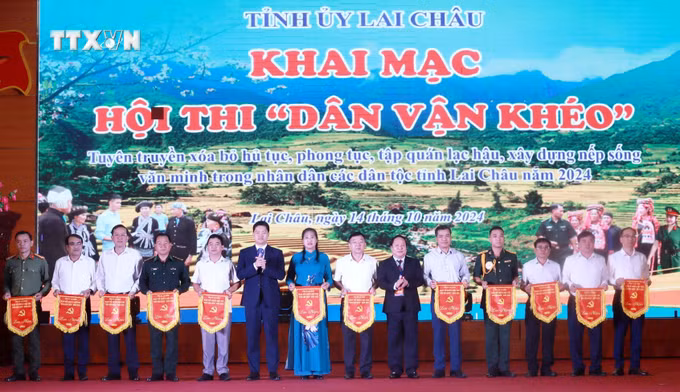 vna_potal_lai_chau_khai_mac_hoi_thi_dan_van_kheo_nam_2024__7650215.jpg