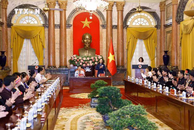 vna_potal_pho_chu_tich_nuoc_gap_mat_doan_dai_bieu_dan_toc_thieu_so_tieu_bieu_tinh_ha_giang_7656564.jpg