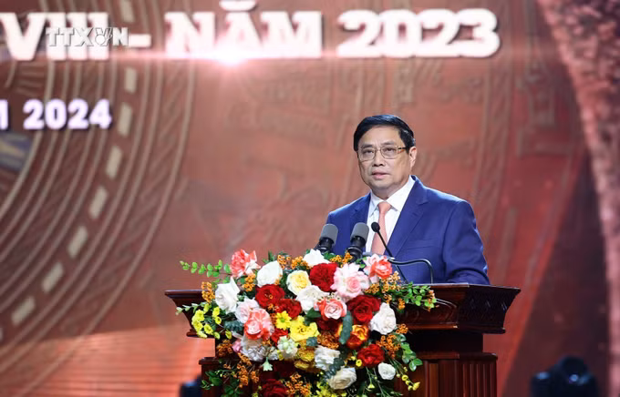 vna_potal_thu_tuong_pham_minh_chinh_du_le__trao_giai_bua_liem_vang_lan_thu_viii-nam_2023_7209108.jpg