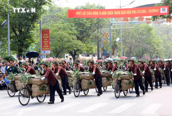 vna_potal_so_duyet_le_ky_niem_70_nam_chien_thang_dien_bien_phu_7356763.jpg