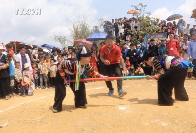 vna_potal_cao_bang_to_chuc_ngay_hoi_van_hoa_dan_toc_lo_lo_huyen_bao_lam_nam_2024_7358617.jpeg
