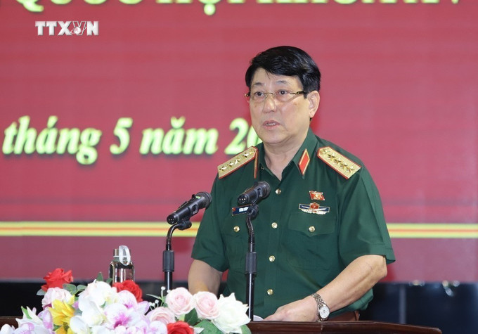Đại tướng Lương Cường phát biểu tại Hội nghị tiếp xúc cử tri huyện Quan Sơn (Thanh Hóa). Ảnh: Hoa Mai - TTVXN vna_potal_dai_tuong_luong_cuong_tiep_xuc_cu_tri_tai_thanh_hoa_143206107_7358835.jpg