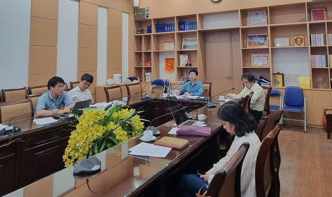 TS.BS Nguyễn Trọng Khoa, Phó Cục trưởng Cục Quản lý Khám chữa bệnh (Bộ Y tế) chủ trì cuộc họp về tình hình và đáp ứng về khám bệnh, chữa bệnh đối với bệnh cúm trên địa bàn tỉnh Bình Định. Ảnh: suckhoedoisong.vn edit-cum-binh-dinh-1733302500239945616804.jpeg