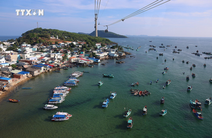 Làng chài Hòn Thơm, Phú Quốc. Ảnh: Dương Giang-TTXVN vna_potal_phu_quoc_thanh_pho_bien_dao_mang_tam_quoc_te_7299029.jpg