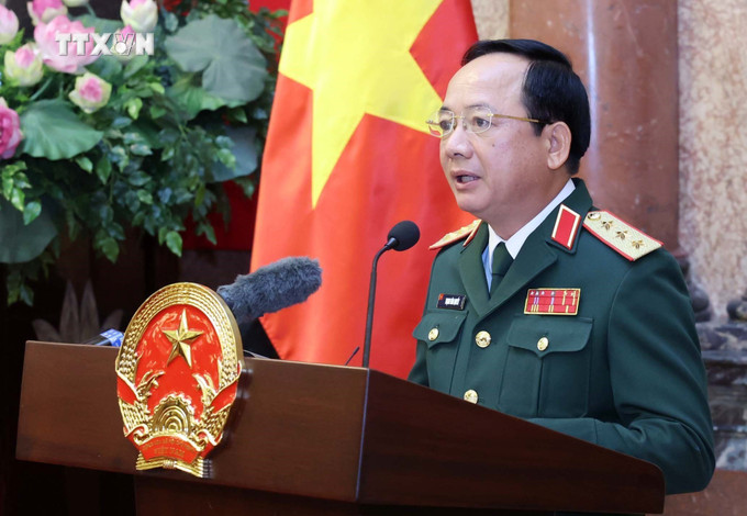 Thượng tướng Trịnh Văn Quyết, Chủ nhiệm Tổng cục Chính trị Quân đội nhân dân Việt Nam phát biểu nhận nhiệm vụ. Ảnh: Nhan Sáng-TTXVN vna_potal_chu_tich_nuoc_trao_quyet_dinh_bo_nhiem_chuc_vu_chu_nhiem_tong_cuc_chinh_tri_qdnd_cho_thuong_tuong_trinh_van_quyet_7409699.jpg