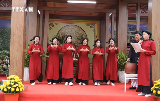 vna_potal_doc_dao_hoi_trai_van_hoa_vung_dat_to_tai_le_hoi_den_hung_2024_7317971.jpg