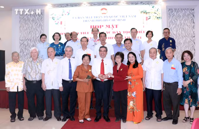 vna_potal_tp_ho_chi_minh_hop_mat_dai_bieu_tieu_bieu_dong_bao_dan_toc_thieu_so_7235759 (1).jpg