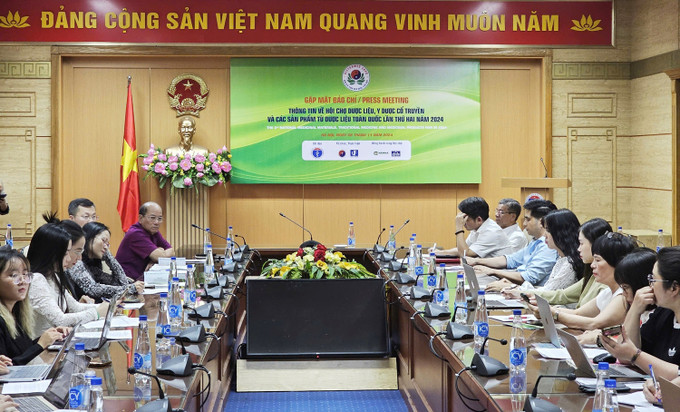 Toàn cảnh buổi họp báo. Ảnh: daibieunhandan.vn hopbaoduoclieu.jpg