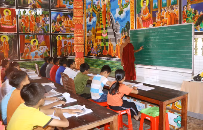 vna_potal_xay_dung_dang_va_he_thong_chinh_tri_dien_mao_moi_tren_tung_phum_soc_o_soc_trang_7569534.jpg