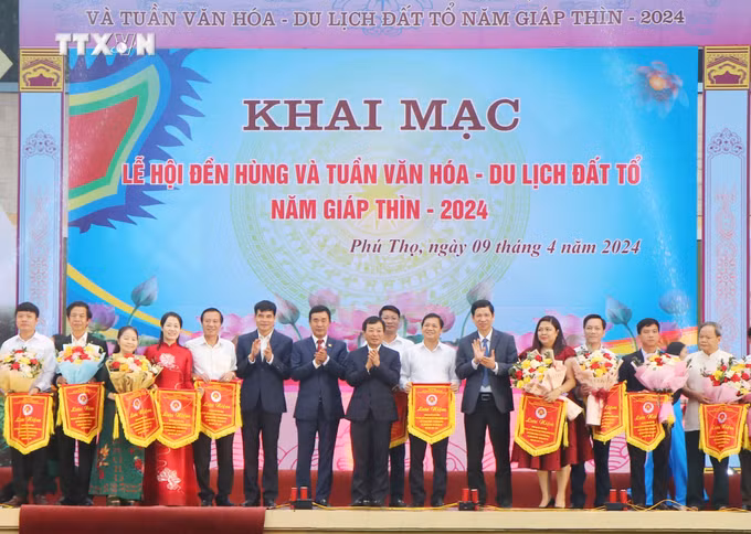 vna_potal_van_hoa_soi_duong_khai_mac_le_hoi_den_hung_va_tuan_van_hoa_-_du_lich_dat_to_nam_giap_thin_2024__7313616.jpg