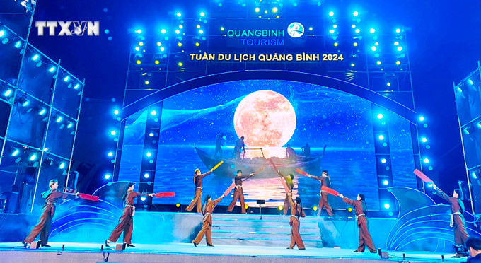 Tiết mục nghệ thuật tại chương trình. Ảnh: Võ Dung - TTXVN vna_potal_du_lich_viet_nam_dac_sac_chuong_trinh_nghe_thuat_tuan_du_lich_quang_binh_nam_2024_7469143.jpg