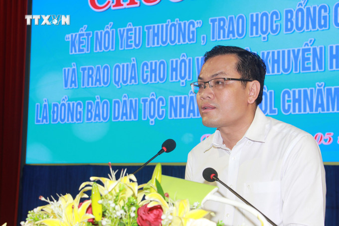 Phó Chủ tịch UBND tỉnh Bạc Liêu Ngô Vũ Thăng phát biểu tại chương trình. Ảnh: Tuấn Kiệt – TTXVN vna_potal_trao_hoc_bong_cho_hoc_sinh_va_qua_cho_hoi_vien_hoi_khuyen_hoc_dan_toc_khmer_co_hoan_canh_kho_khan__7307964.jpg