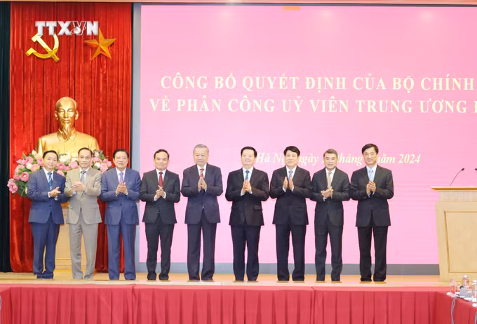 vna_potal_bo_chinh_tri_phan_cong_cac_uy_vien_trung_uong_giu_chuc_truong_ban_kinh_te_trung_uong_va_truong_ban_dan_van_trung_uong_7549262.jpg