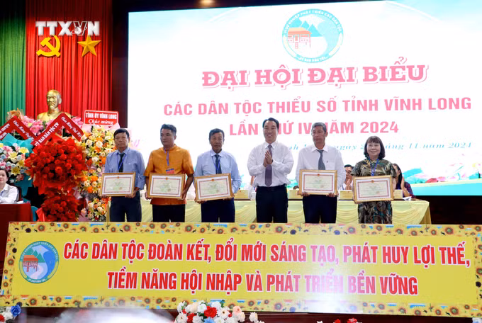 vna_potal_dai_hoi_dai_bieu_cac_dan_toc_thieu_so_tinh_vinh_long_lan_thu_iv_7728351.jpg