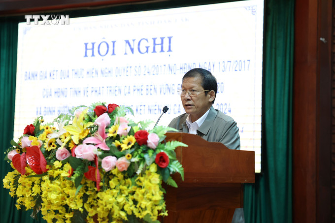 Phó Giám đốc Sở Công thương tỉnh Đắk Lắk Nguyễn Văn Nhiệm đánh giá công tác xúc tiến thương mại và xuất khẩu cà phê niên vụ 2023 – 2024. Ảnh: Hoài Thu – TTXVN. vna_potal_dak_lak_tong_ket_danh_gia_ket_qua_thuc_hien_nghi_quyet_24_cua_hdnd_tinh_ve_phat_trien_ca_phe_ben_vung_7728011.jpg