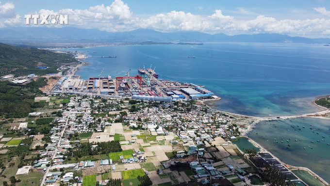 Khu kinh tế Vân Phong có diện tích khoảng 150.000 ha trên địa bàn huyện Vạn Ninh và thị xã Ninh Hòa (tỉnh Khánh Hòa). Ảnh: Huy Hùng - TTXVN vna_potal_khu_kinh_te_van_phong_trung_tam_kinh_te_bien_cua_duyen_hai_nam_trung_bo_6987497.jpg
