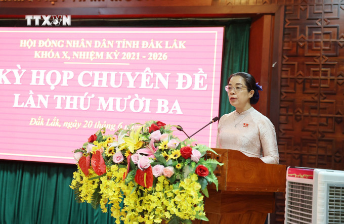 Chủ tịch HĐND tỉnh Đắk Lắk Huỳnh Thị Chiến Hòa phát biểu bế mạc Kỳ họp. Ảnh: Hoài Thu – TTXVN vna_potal_ky_hop_chuyen_de_lan_thu_13_hdnd_tinh_dak_lak_khoa_x_nhiem_ky_2021_-_2026_7440118.jpg