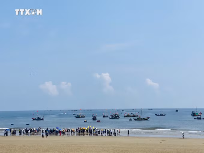 vna_potal_van_hoa_soi_duong_le_hoi_cau_ngu_nhuong_ban_thu_hut_du_khach_trai_nghiem__7376821.jpg