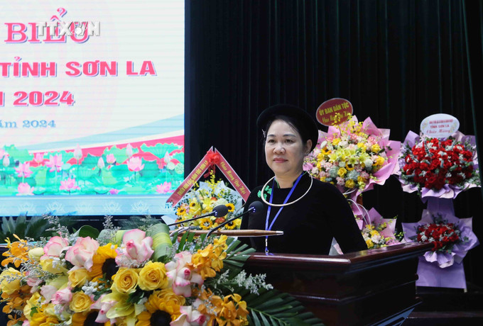 Thứ trưởng, Phó Chủ nhiệm Ủy ban dân tộc Nông Thị Hà phát biểu. Ảnh: Quang Quyết - TTXVN vna_potal_dai_hoi_dai_bieu_cac_dan_toc_thieu_so_tinh_son_la_lan_thu_iv_nam_2024_7708172.jpg
