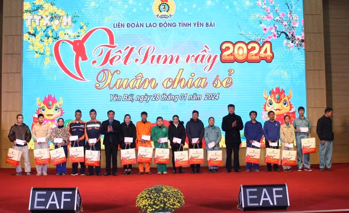 vna_potal_yen_bai_to_chuc_“tet_sum_vay_-_xuan_chia_se”_nam_2024_7202351.jpg