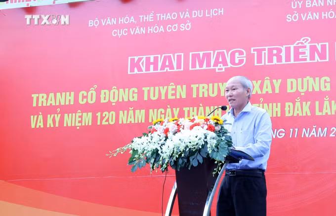 vna_potal_khai_mac_trien_lam_tranh_co_dong_tuyen_truyen_ve_xay_dung_moi_truong_van_hoa_tai_dak_lak_7691502.jpg